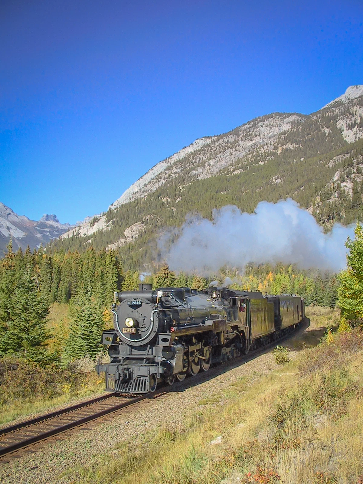 CP 2816 approaches Banff