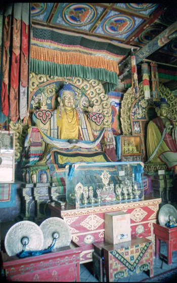 Buddha Sakyamuni inside Western Temple