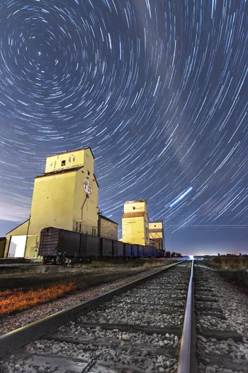 /photos/StarStaX_0001-IMG_6471-0042-IMG_6512_gap_filling-20190405.jpg