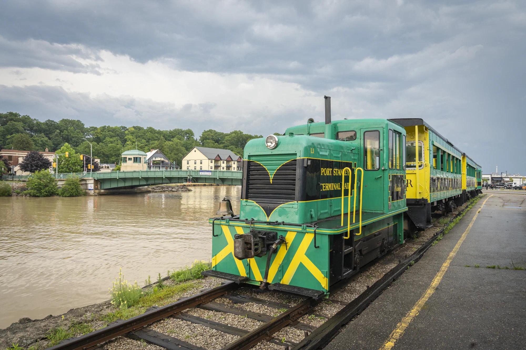 "Stanley" leads an awaiting PSTR train