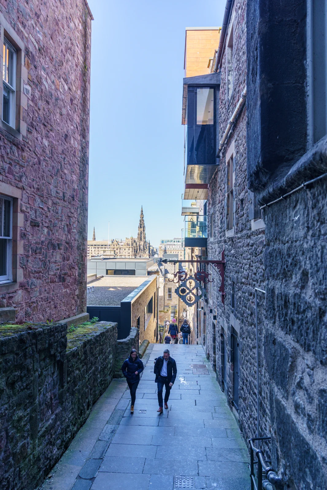 North down Advocate's Close
