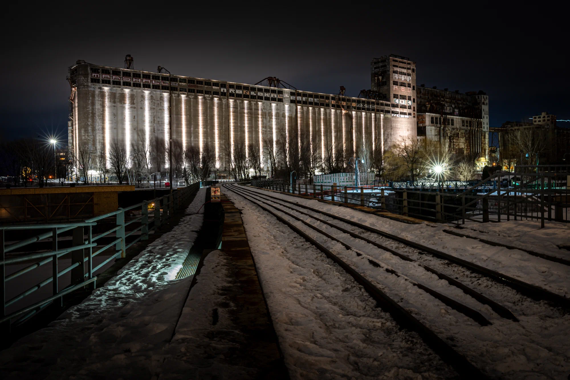 Abandoned grain elevators on Quai de la Pointe-du-Moulin
