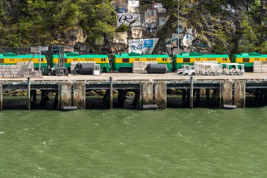 The closed cruise dock