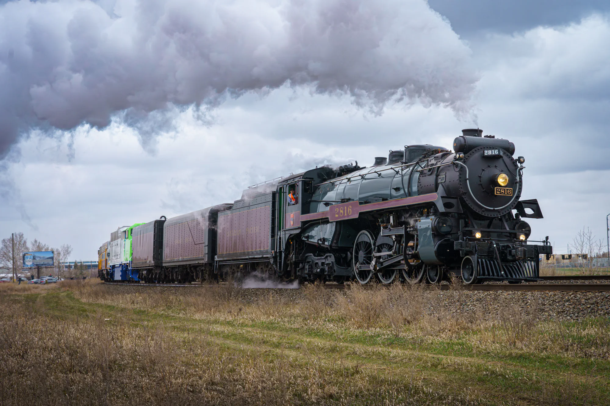 CP 2816 heads out of Ogden on its way to Medicine Hat