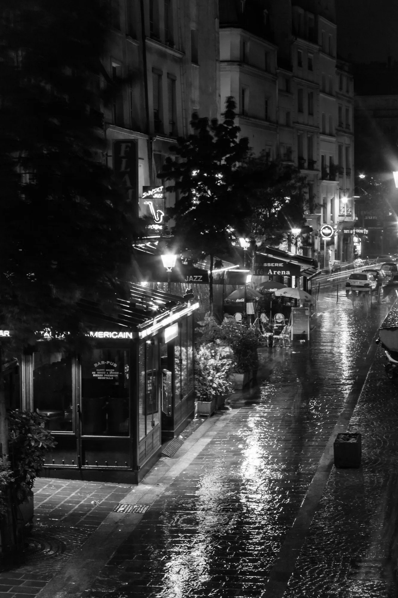 Rainy night on Rue des Lombards